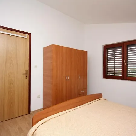 Apartment 5109b *